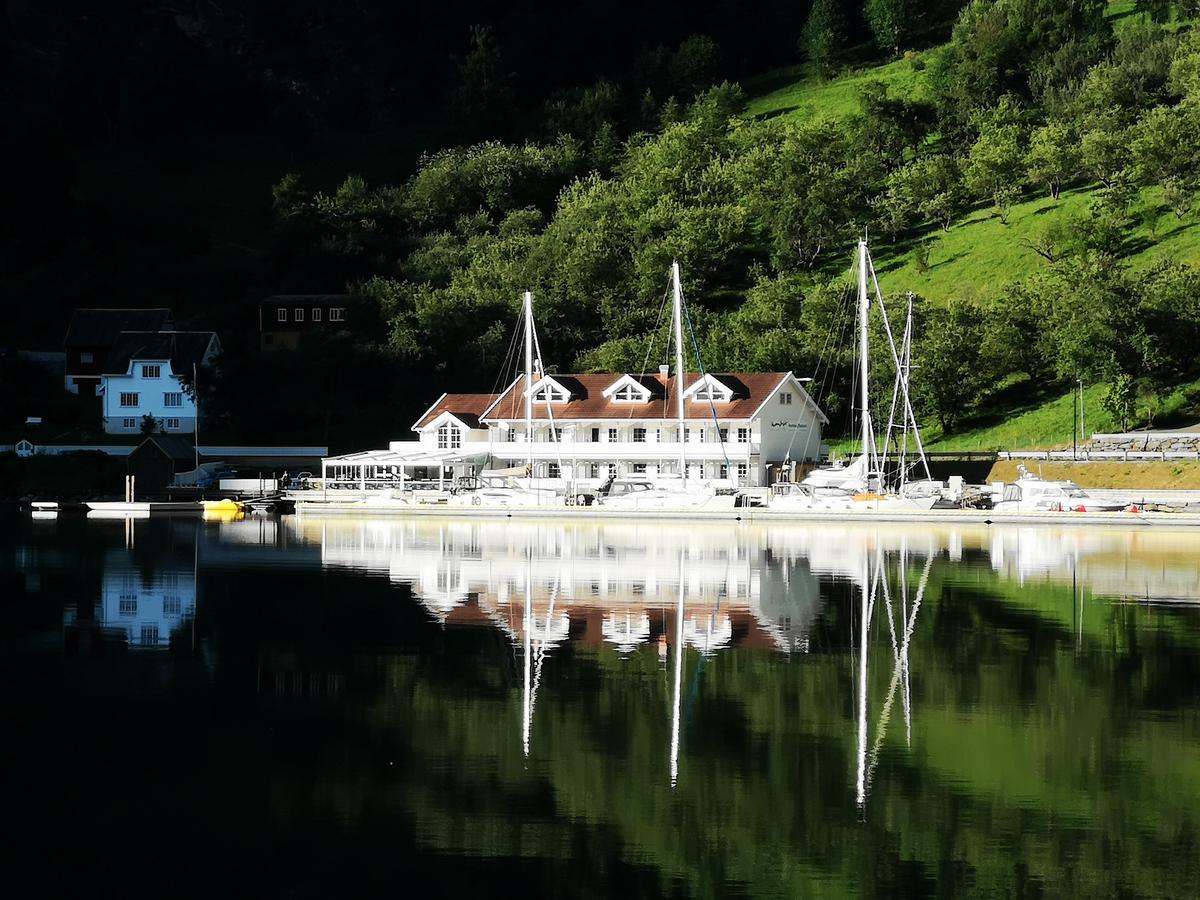 Flam Marina Hotel Exterior photo